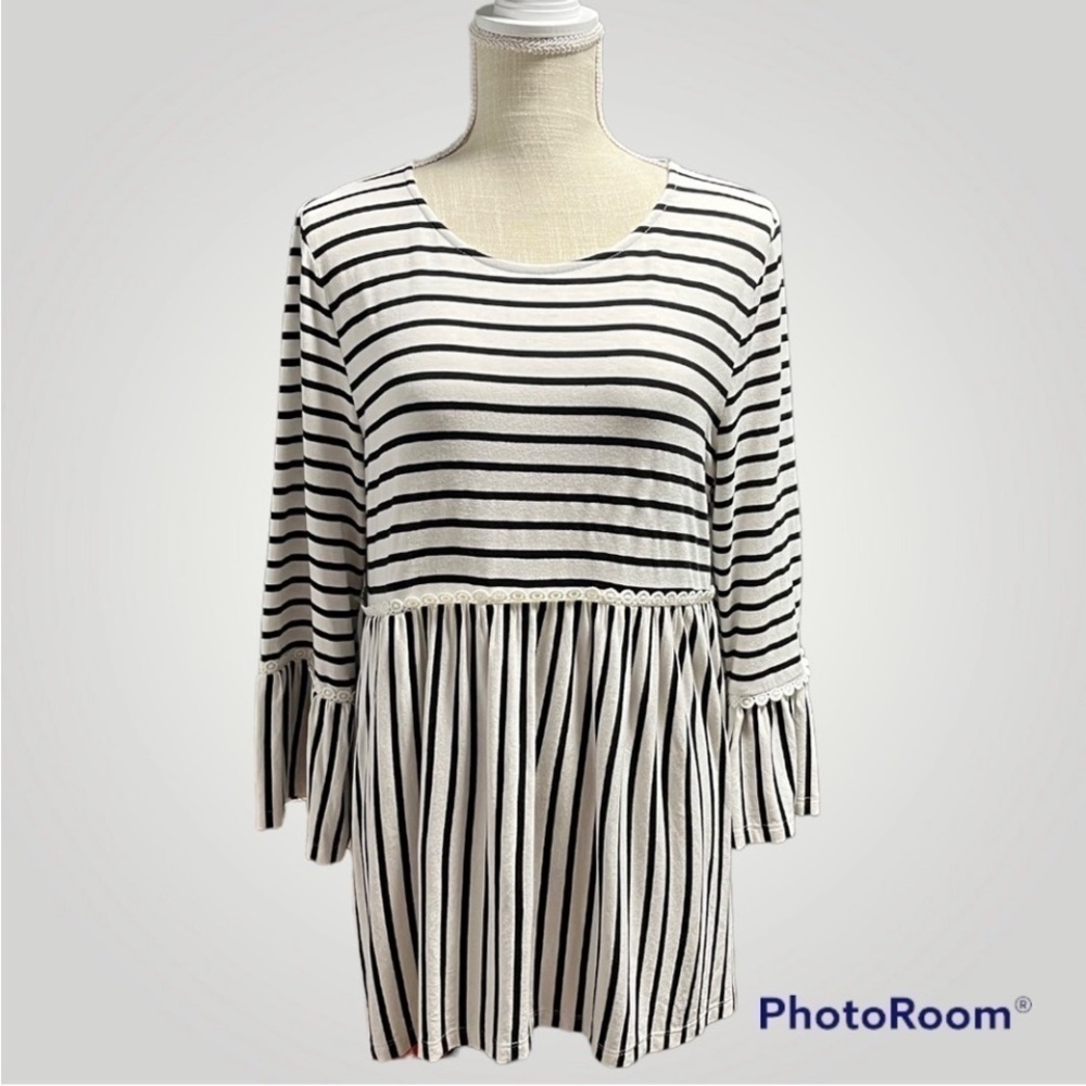 Jodifl Feminine Black and White Striped quarter sleeve casual babydoll Top